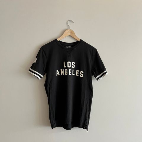 Los Angeles Lakers t-skjorte (M eller S)
