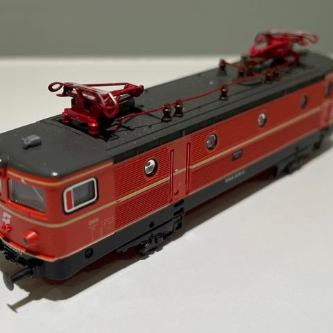 Fleischmann ÖBB Rh 1043 lokkåpe i N-skala