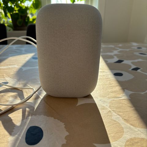 Google Nest Audio Høyttaler med Google Assistant Kritt