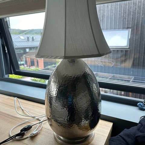 Flott design Lampe selges