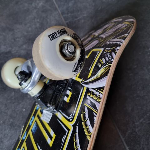 Meget pent brukt skateboard til salgs, Tony Hawk 360 series