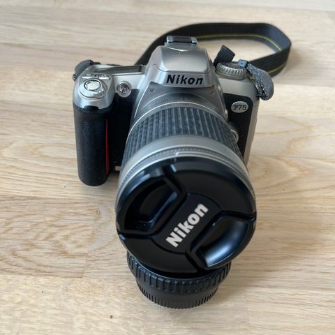 Nikon F75 m/ 28-100mm objektiv