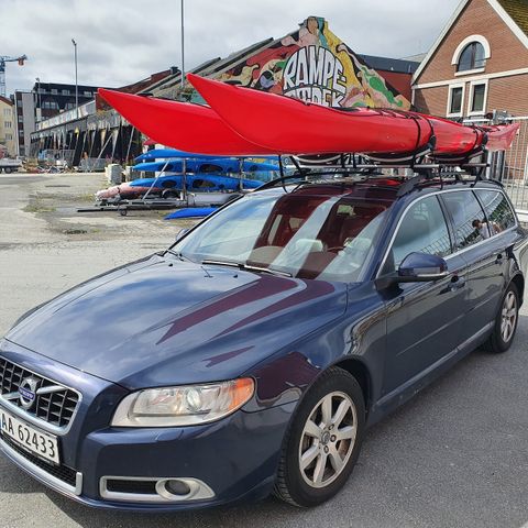 2 par Thule K- Guard 840 kajakkholdere/ fester og Thule Wingbar EVO 135