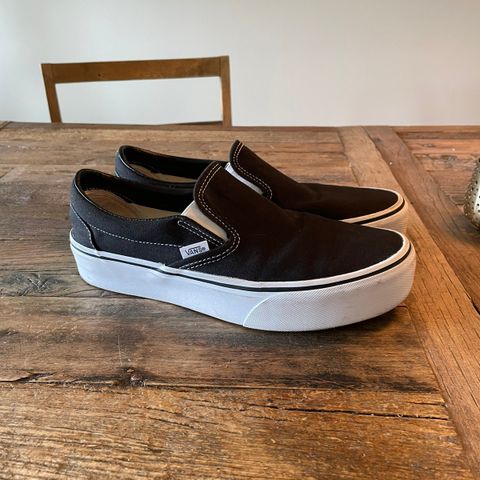 Vans classic slip-on platform