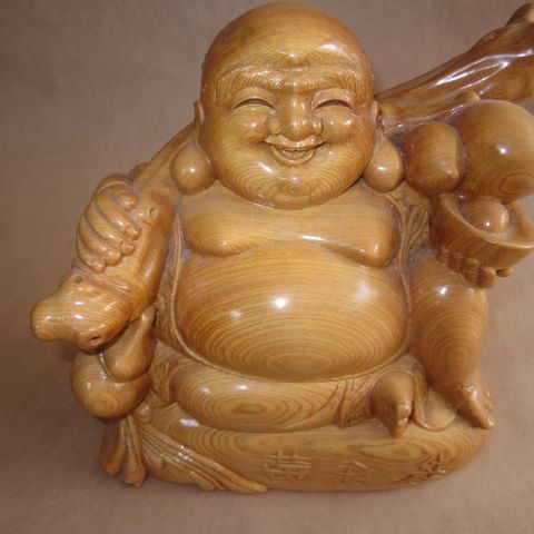 Kinesisk budda figur i tre