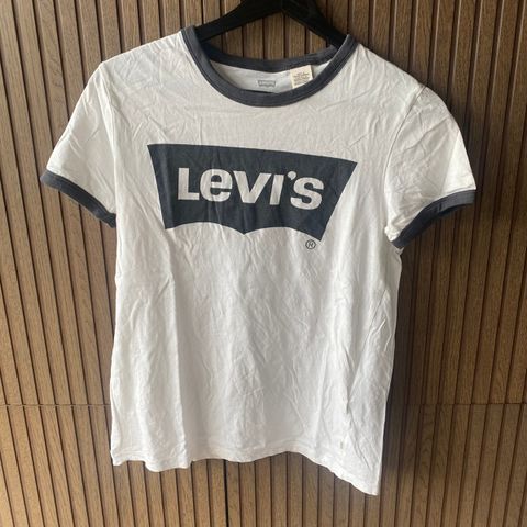 T-skjorte fra Levis