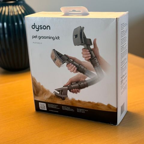 Dyson pet grooming kit