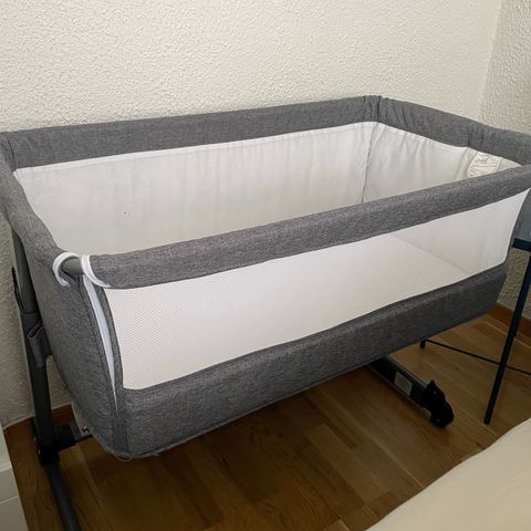 Newborn adjustable bassinet (Affordable)