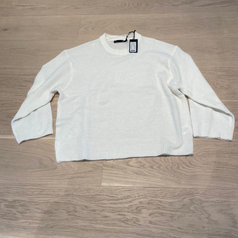 Hvit genser strl S fra 157