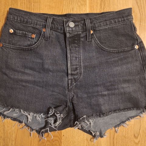 Levis shorts str 27