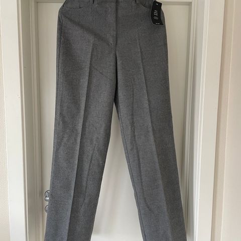 NA-KD - High Waisted Suit Pants - str. 34