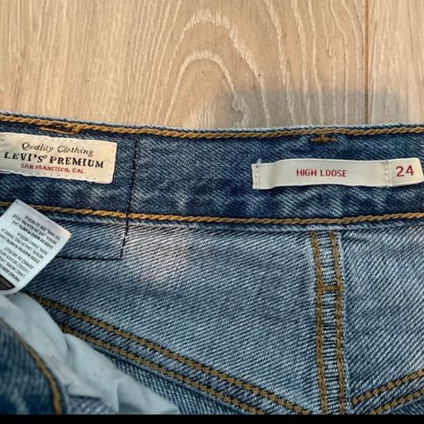 Levis high loose - str 24/31