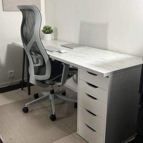 IKEA skrivebord