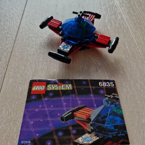 Lego 6835 Saucer Scout fra Lego Space Spyrius serien