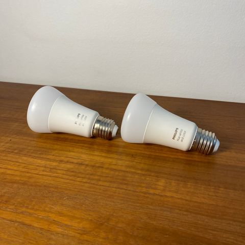 2 x Philips hue white and color