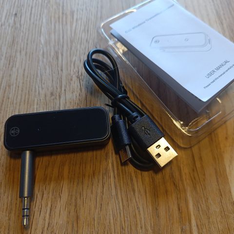 Perfekt for flyturen. Selger 4 nye Bluetooth adapter