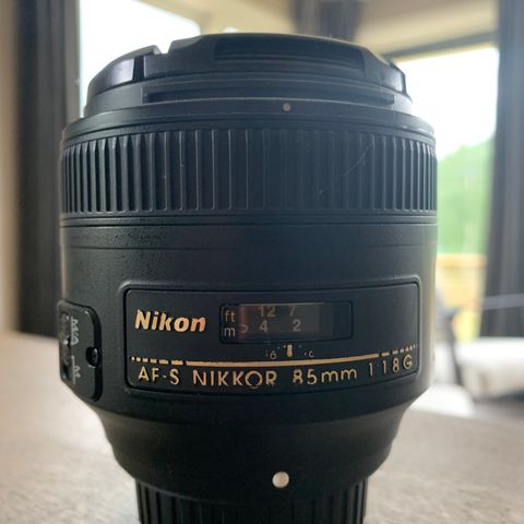 Nikon 85mm 1.8 AF-S