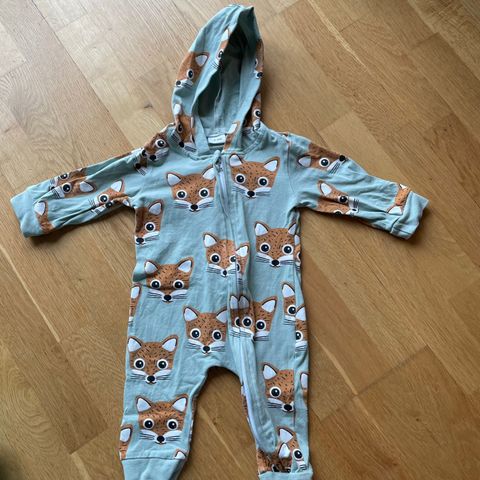 Jumpsuit til baby størrelse 3-6 måneder