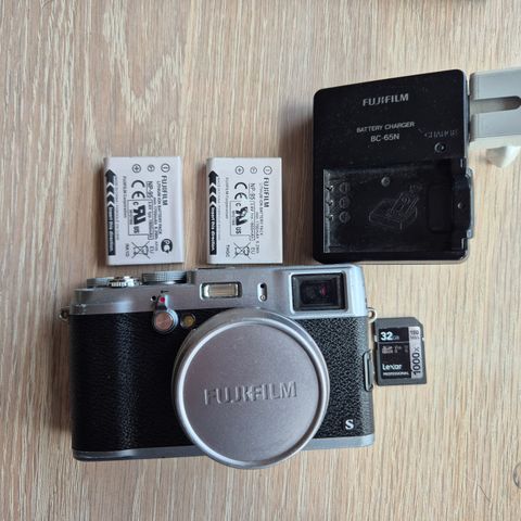 Fujifilm X100S