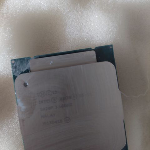 Intel Xeon E5 CPU