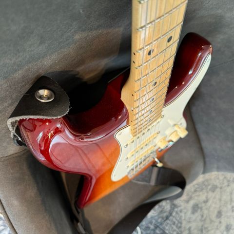 Fender Stratocaster USA Sierra Sunburst - bytte/lufter for interesse