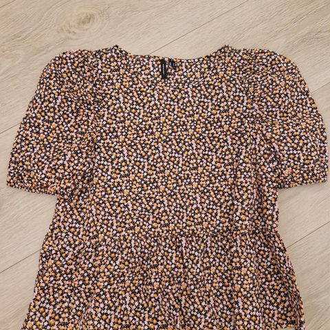 Bluse fra Vero Moda str. M.