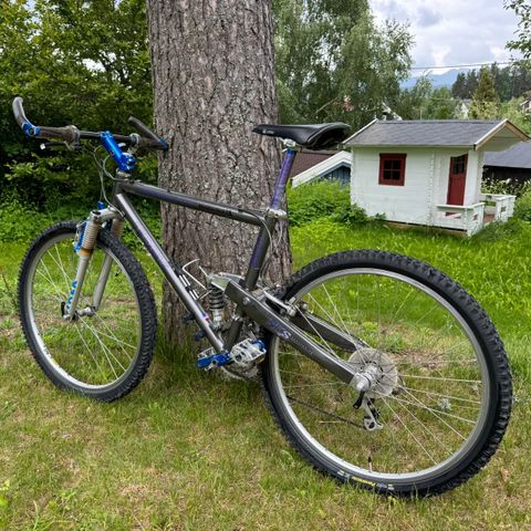 Trek 9200 Suspension Track.