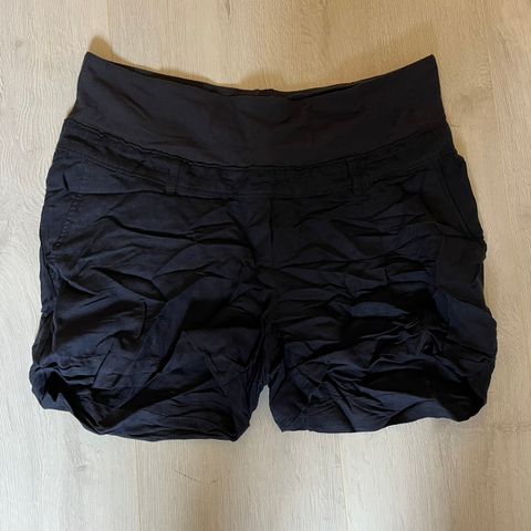 MAMA shorts