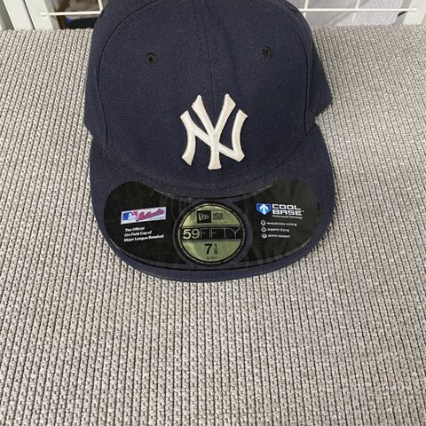 NEW ERA CAPS: New York Yankees (7 1/8)