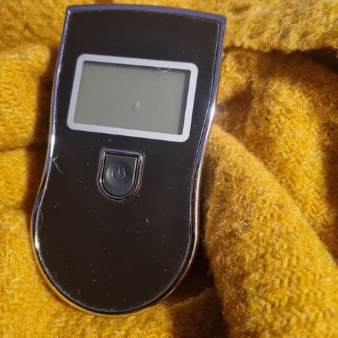 Digital Alcohol Tester selges