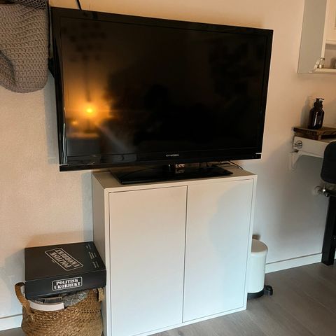 Grundig Tv, 40 tommer, Serienr. 40VLE6239BM.