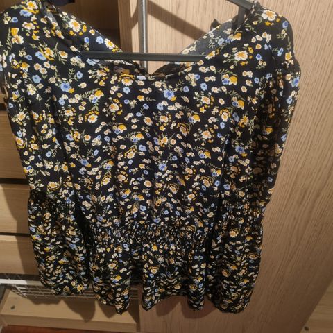 Blomstrete bluse