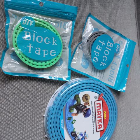 "Lego" tape selges