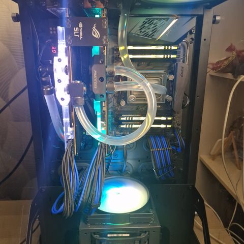Vannkjølt GAMING PC med Threadripper CPU