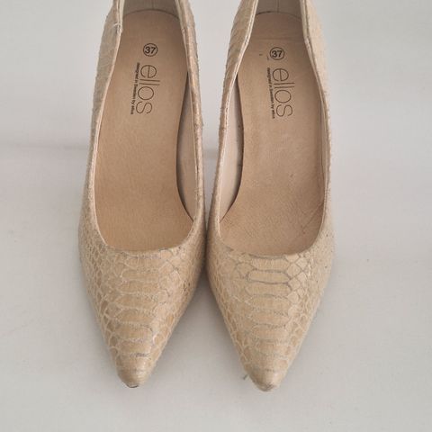 Pumps str 37 kr 150