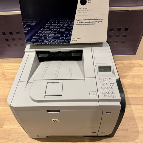 HP LaserJet P3015 til salgs