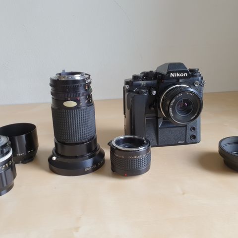Nikon F3 med MD4 motor og diverse utstyr