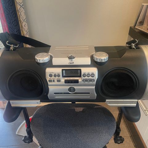 JVC  Boomblaster RV-B99