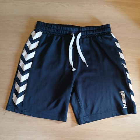 Hummel shorts str 128