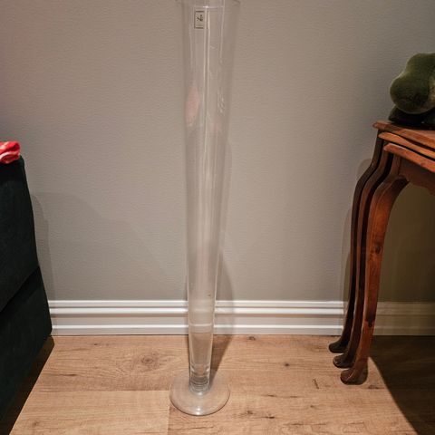 Vase fra Sia Collection gis bort