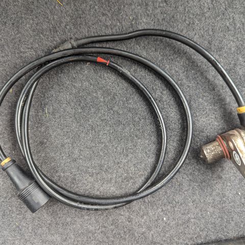 ABS sensoren til w124 venstre foran W1245401617