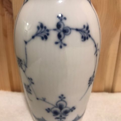Royal Copenhagen - Musselmalt Riflet vase