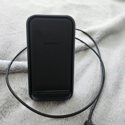 Samsung trådløs lader 15w  EP-N5200tBEGW