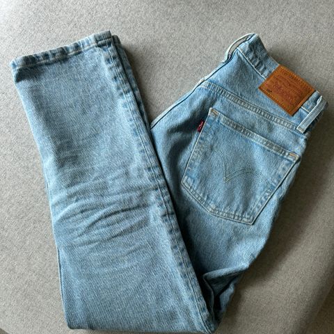 Levi’s 501 cropped // str. 26/26