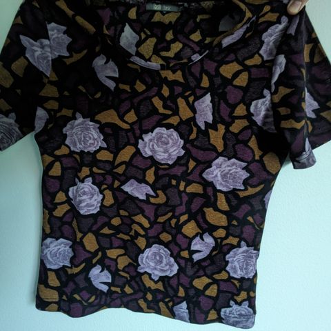 Patterned t-shirt