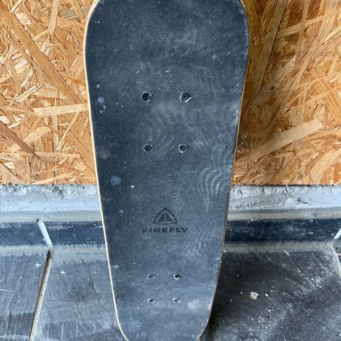 Firefly skateboard selges
