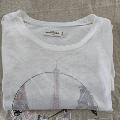 T-shirt/ topp Abercrombie& Fitch