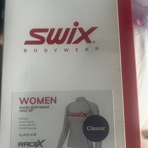 Selger en uåpnet Swix racex Bodywear half zip RESERVERT