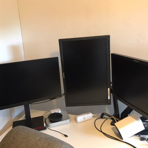 3 Lenovo monitors being sold