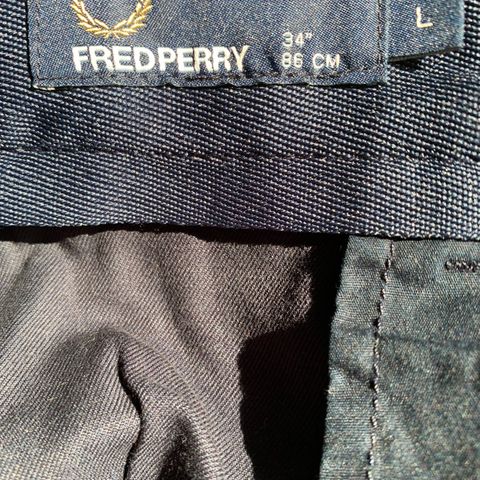 Fred Perry chinos